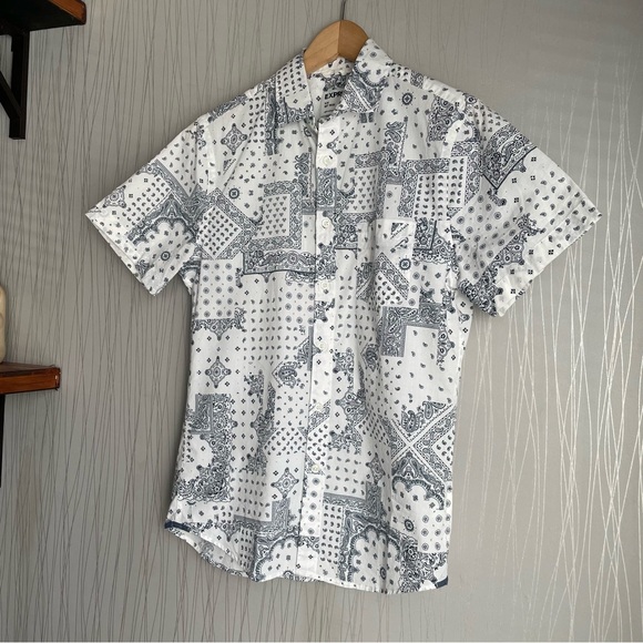 Express Shirt Men’s XS Button Up Paisley Casual Blue White - Picture 5 of 9